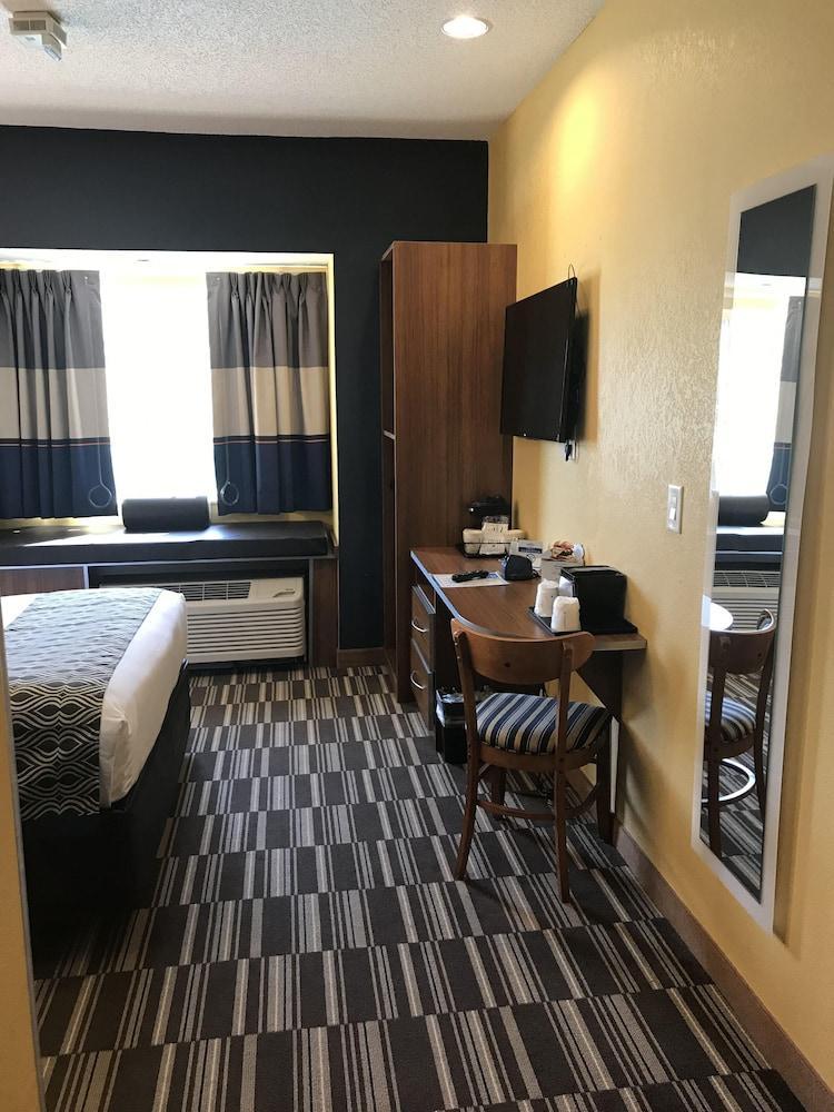 Microtel Inn & Suites By Wyndham Columbus Near Fort Moore מראה חיצוני תמונה