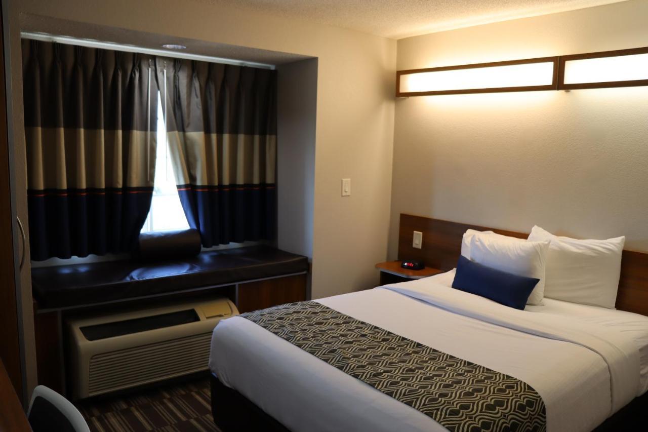Microtel Inn & Suites By Wyndham Columbus Near Fort Moore מראה חיצוני תמונה