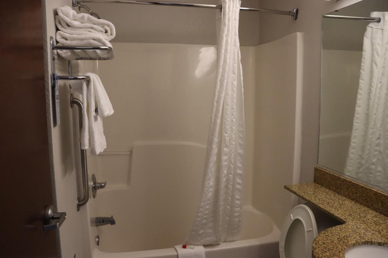 Microtel Inn & Suites By Wyndham Columbus Near Fort Moore מראה חיצוני תמונה