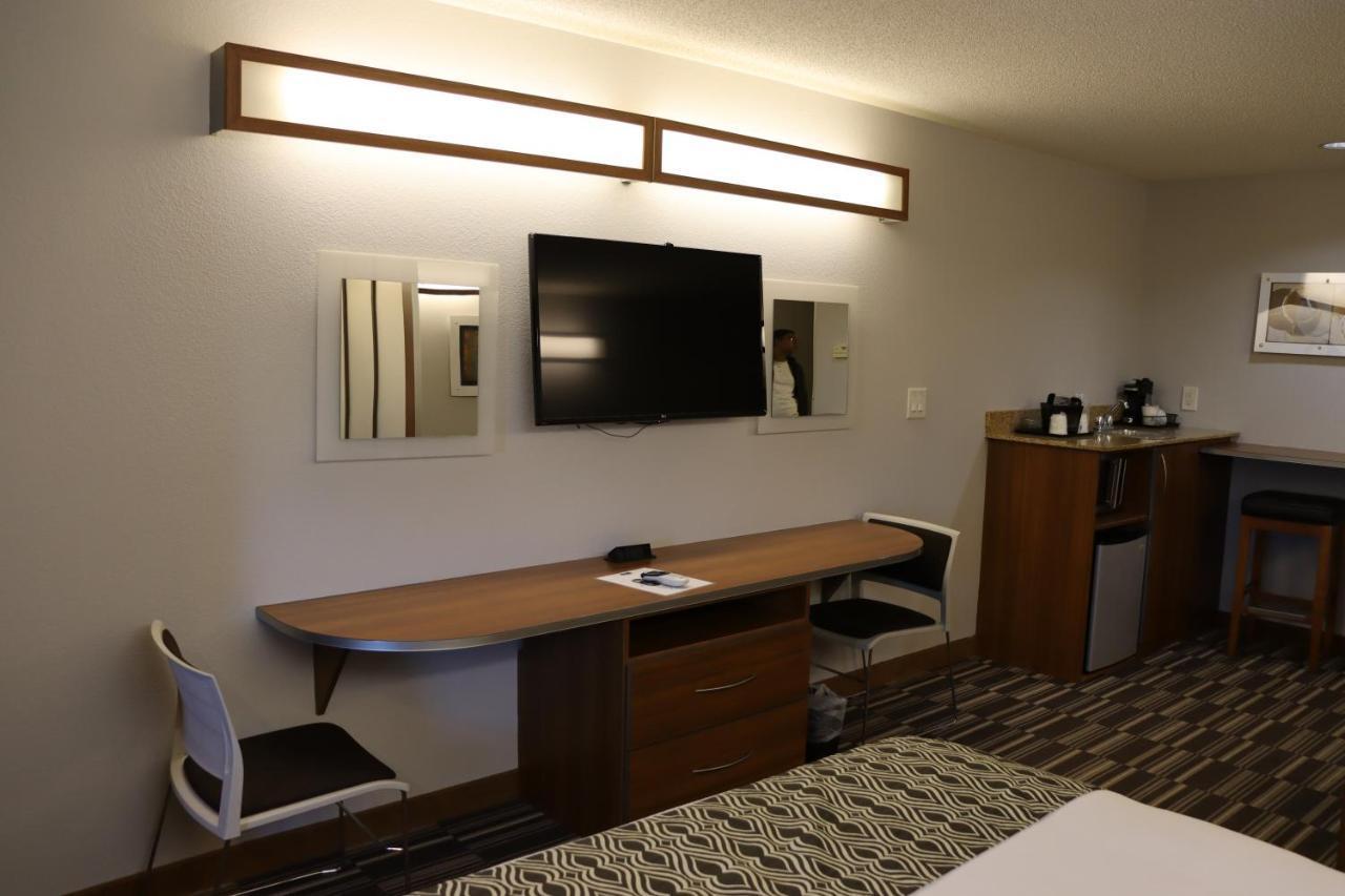 Microtel Inn & Suites By Wyndham Columbus Near Fort Moore מראה חיצוני תמונה