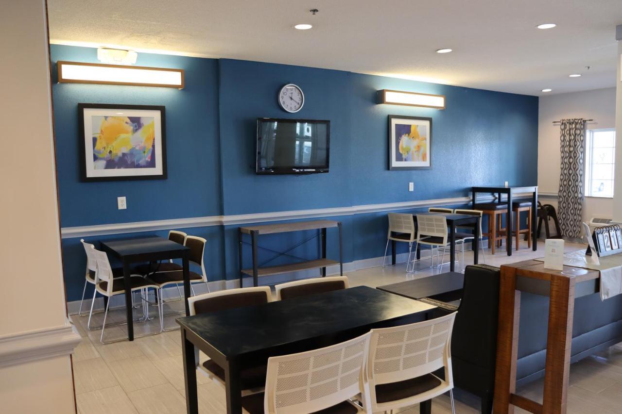 Microtel Inn & Suites By Wyndham Columbus Near Fort Moore מראה חיצוני תמונה