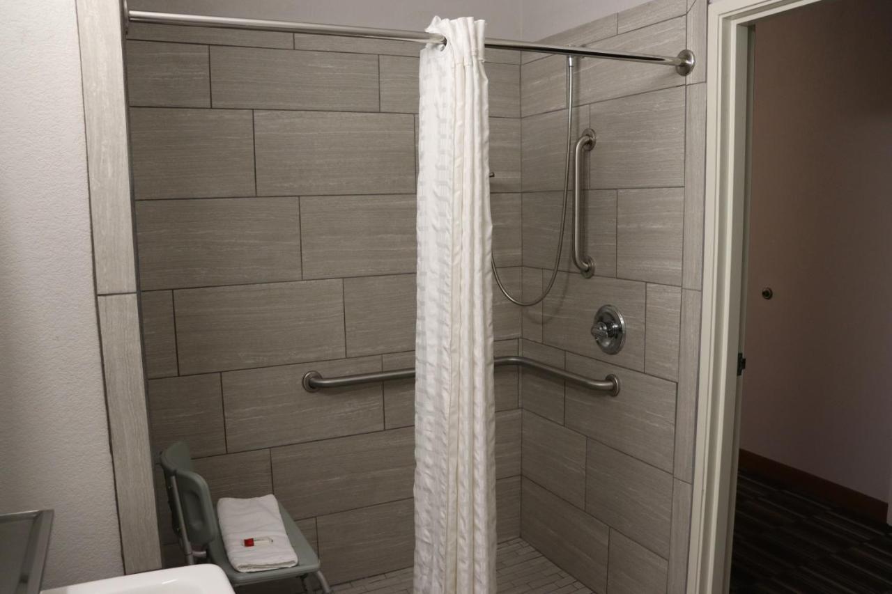 Microtel Inn & Suites By Wyndham Columbus Near Fort Moore מראה חיצוני תמונה
