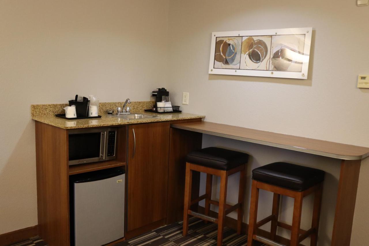 Microtel Inn & Suites By Wyndham Columbus Near Fort Moore מראה חיצוני תמונה