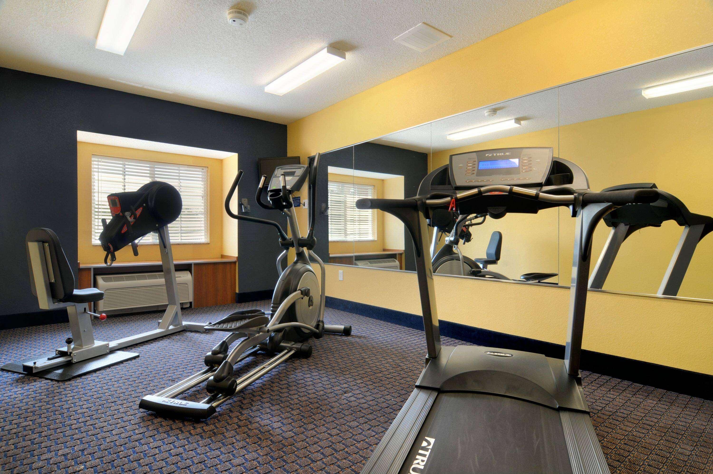 Microtel Inn & Suites By Wyndham Columbus Near Fort Moore מראה חיצוני תמונה